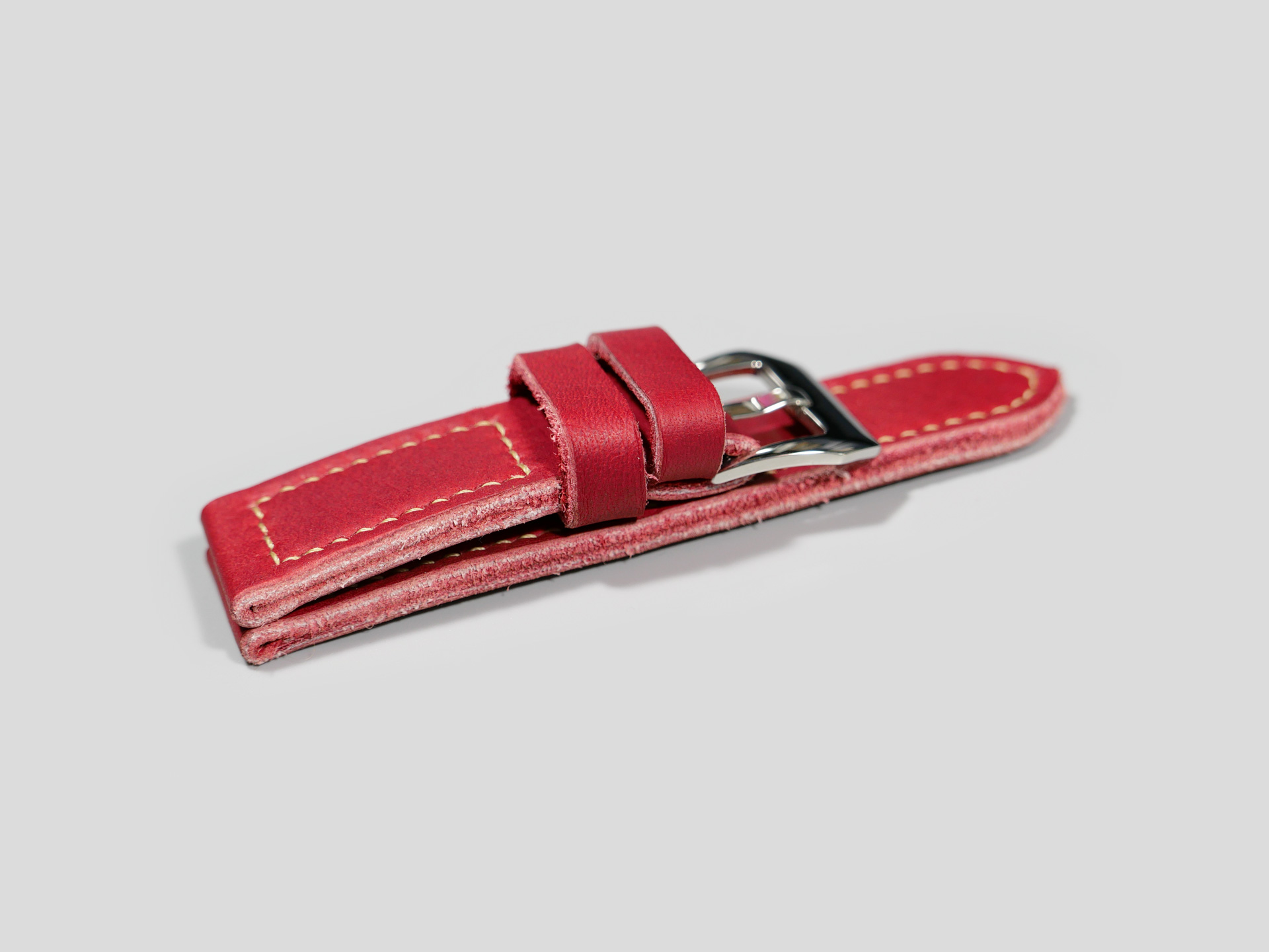 PAM00906 Red Strap Luminor Due 42mm Marcello IMAGE