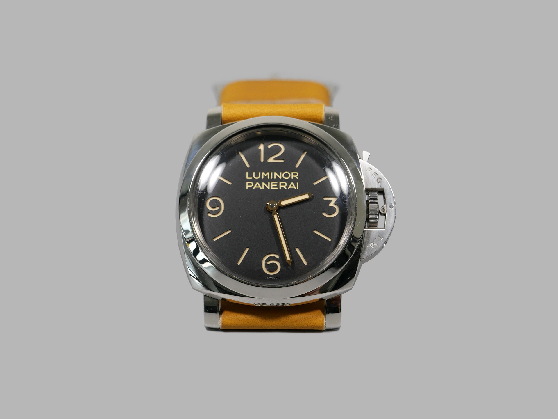 47mm Panerai PAM372 with Tan Strap IMAGE