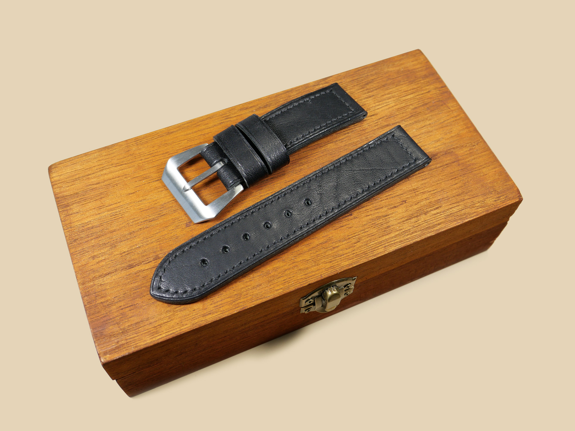 Panerai pre v buckle shop