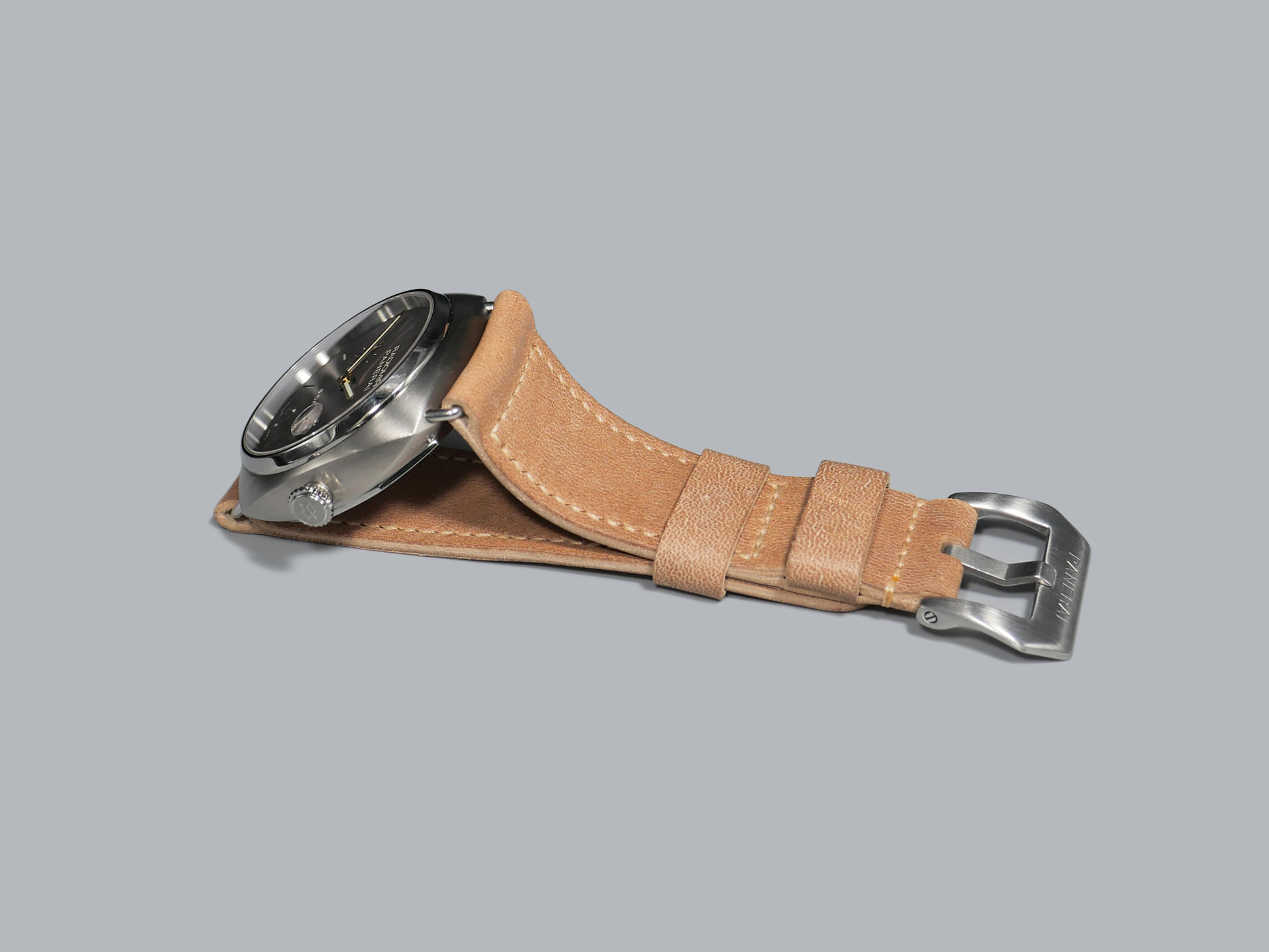 Tan Radiomir Strap with creased edges IMAGE