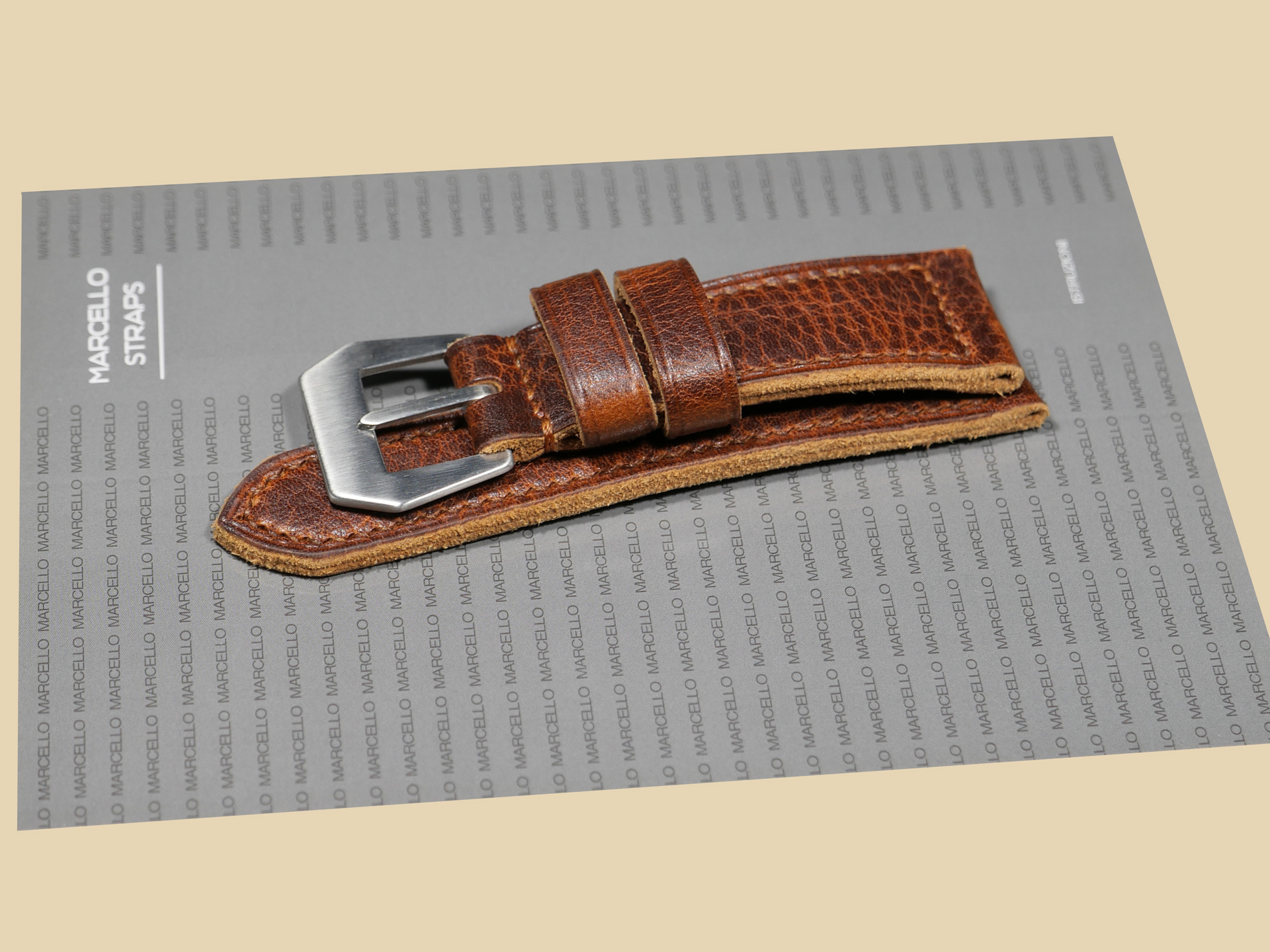 Vintage-style thick Panerai Radiomir strap on PAM00992 model