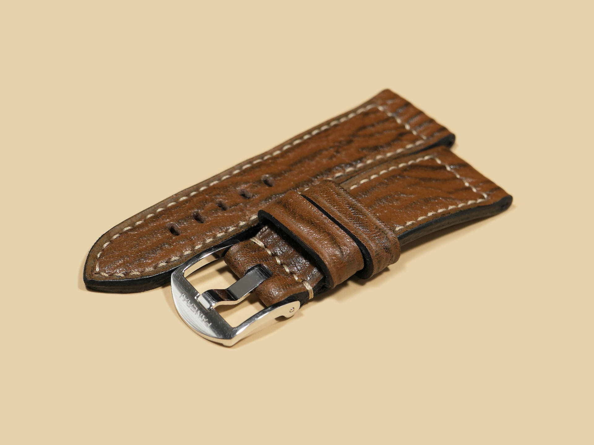 Close-up of Panerai DUE brown shark strap