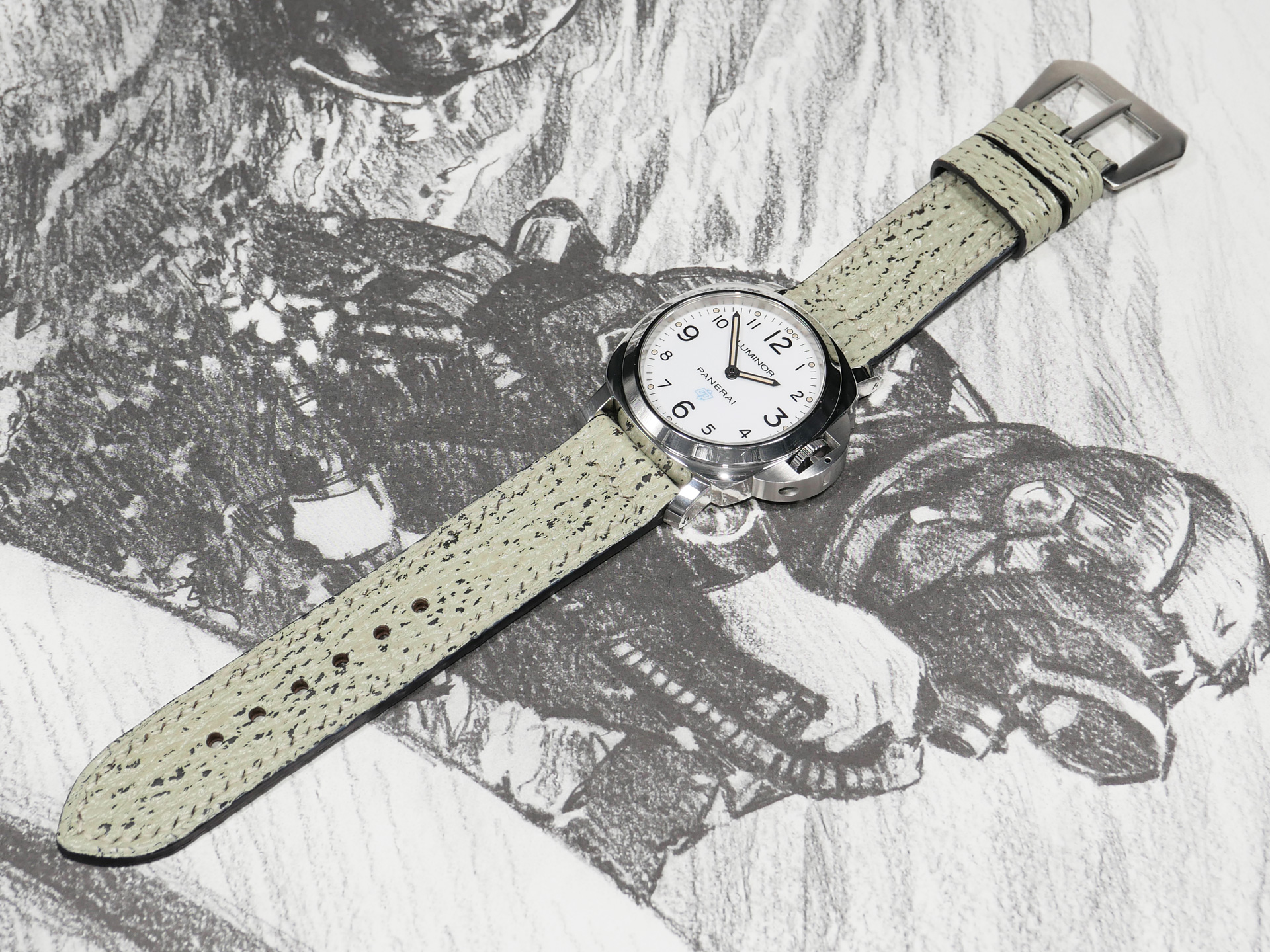 Shark skin grain detail on mint grey Panerai strap