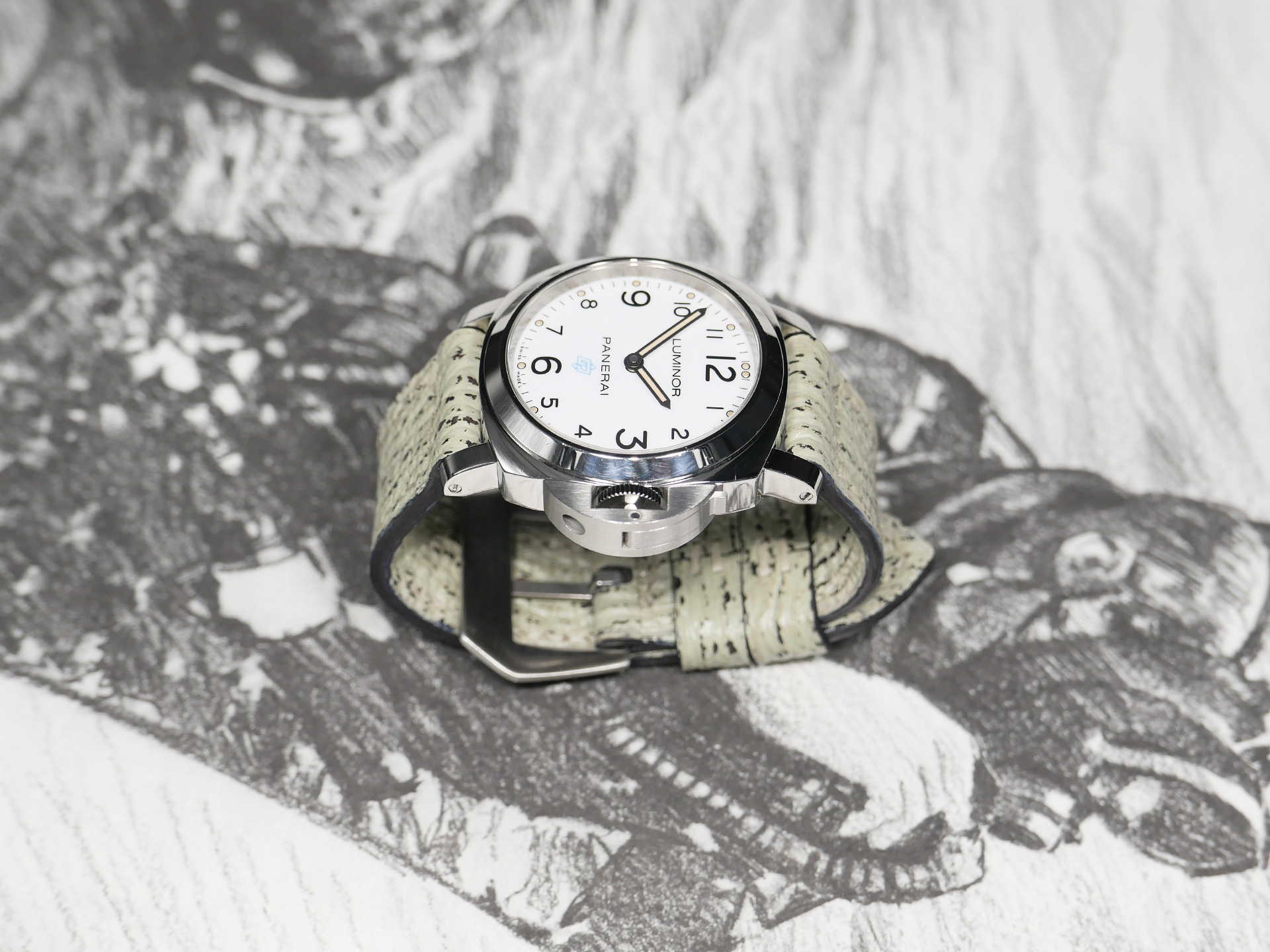 Shark skin Panerai strap in mint grey with box stitching