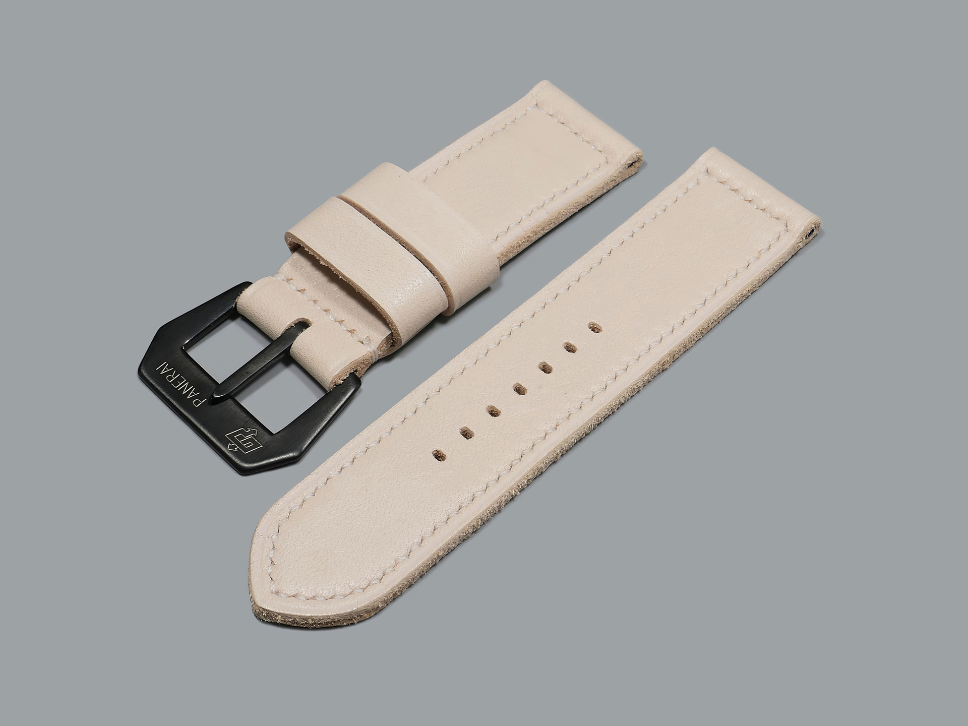 White leather Panerai strap 26mm on PAM00372 close-up