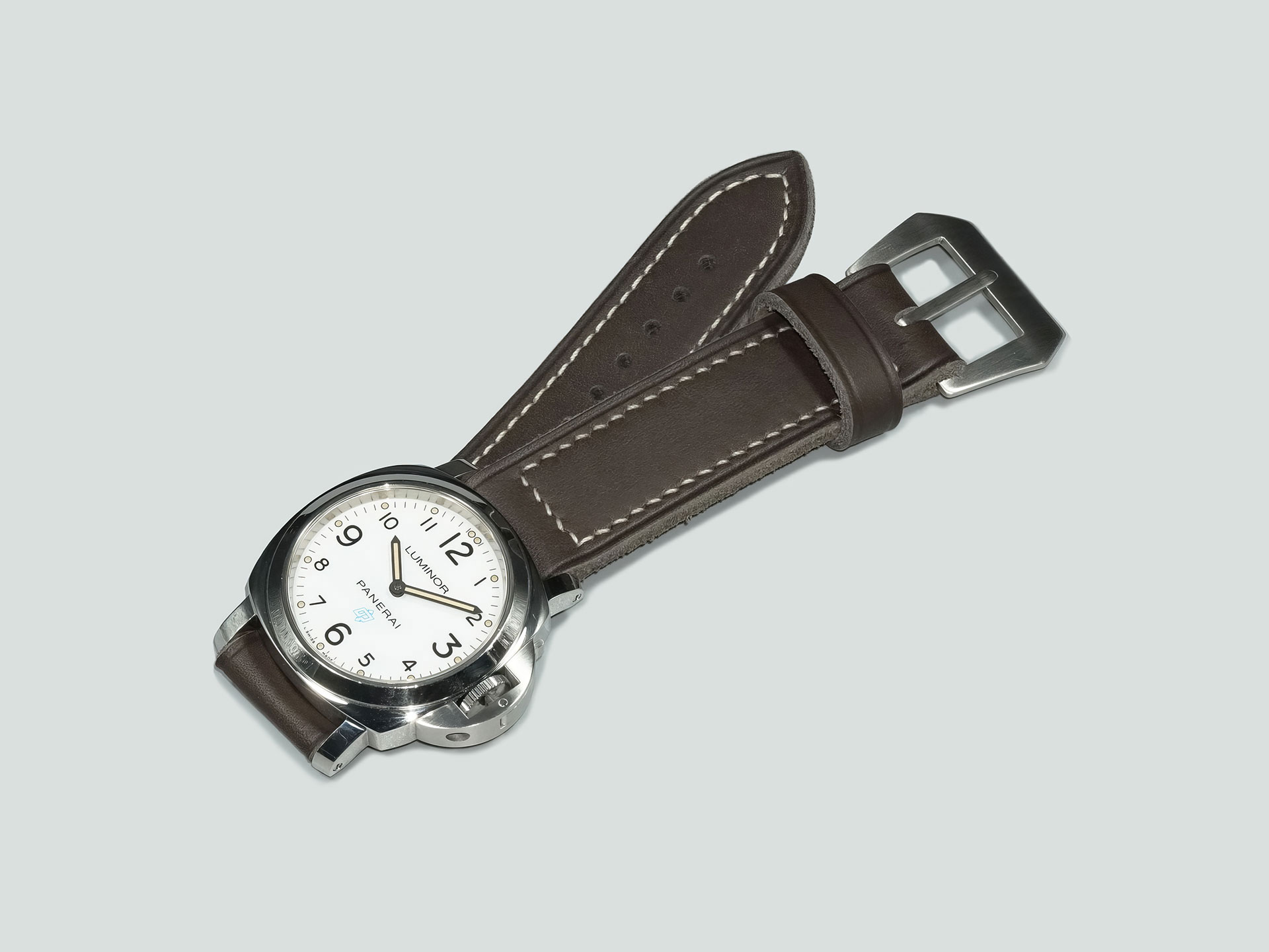 Vista lateral de Black Pre-V Panerai Strap con 4.3mm de grosor