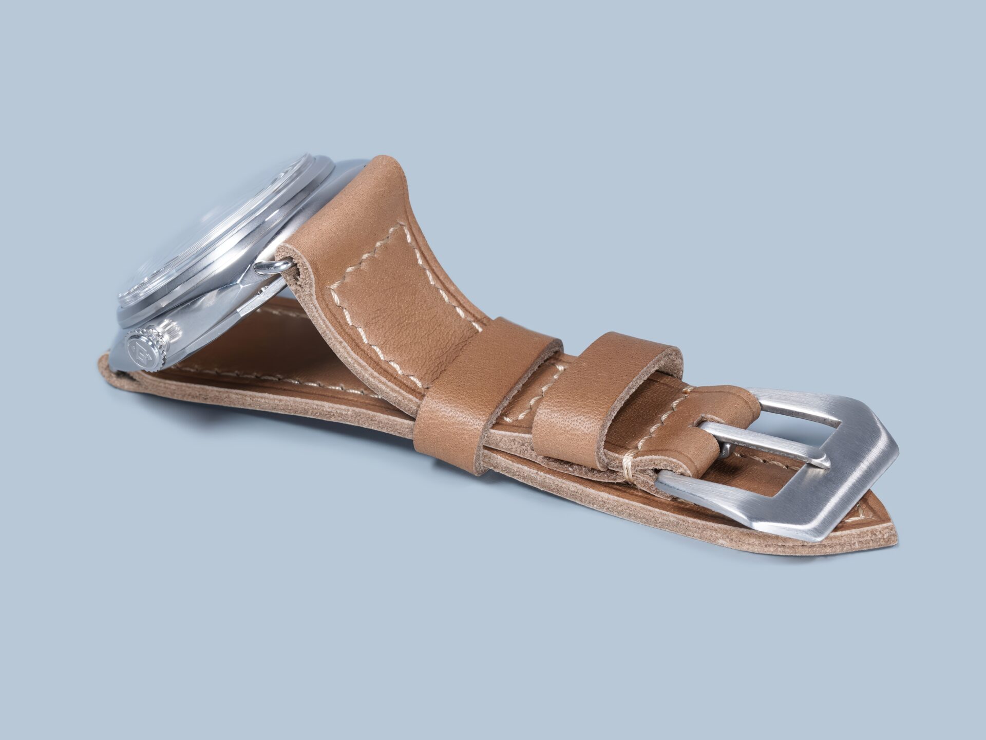 Soft aged leather strap mounted on Panerai Radiomir PAM00992