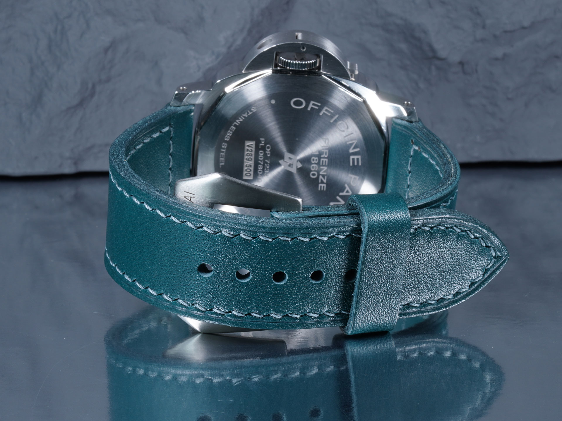 Lug end view of the handcrafted green pre-v Luminor strap