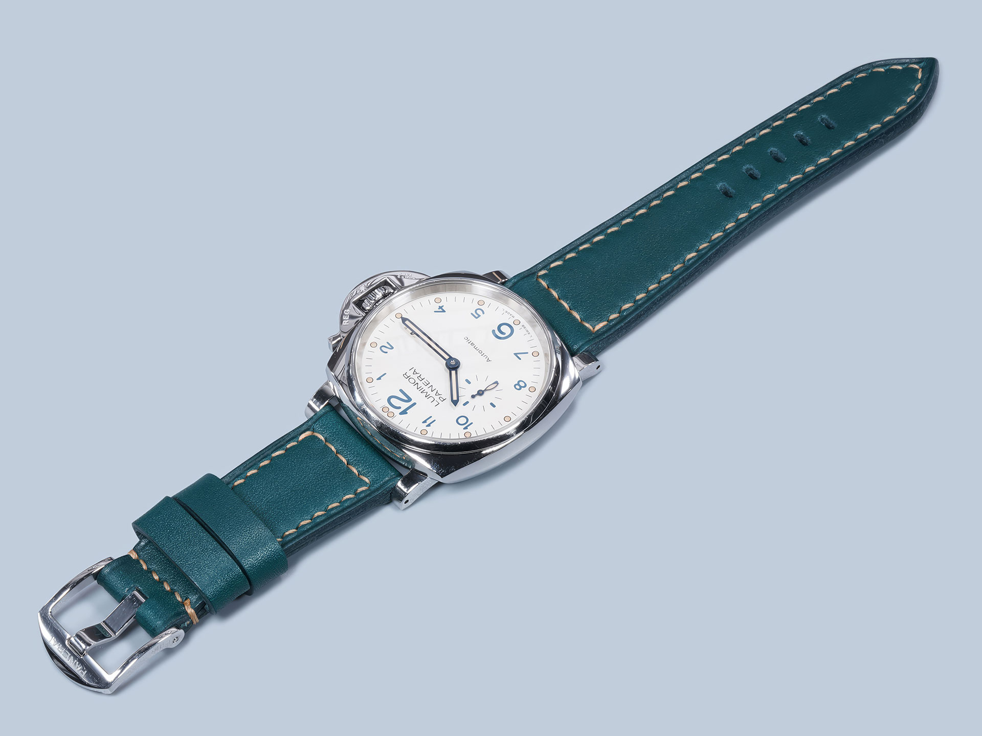 Premium chrome-tanned leather handmade strap tailored for the Panerai Due.