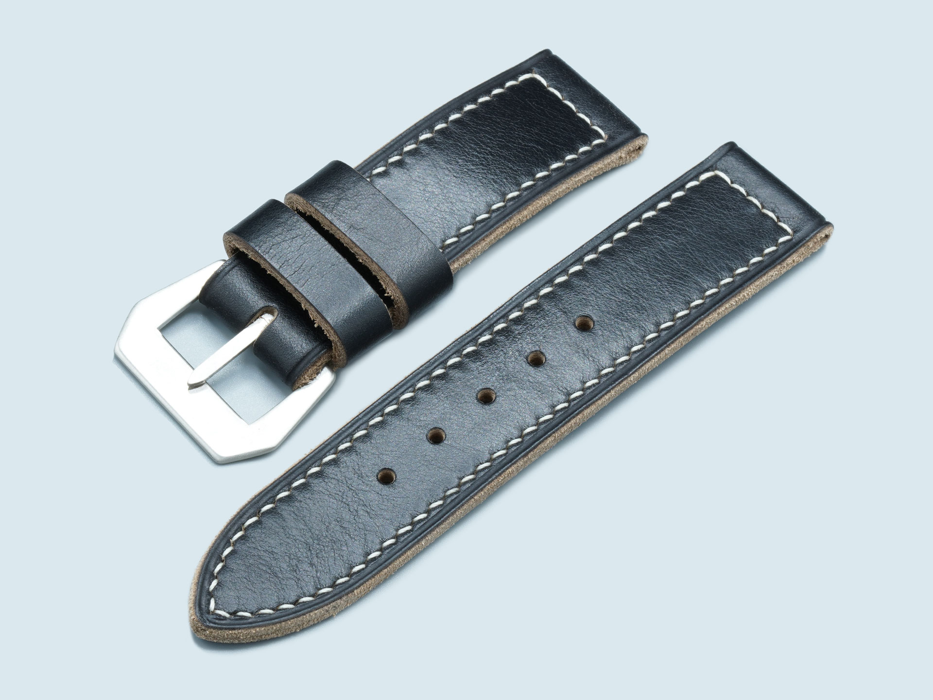 handcrafted-black-leather-strap-47mm-panerai-vintage-buckle