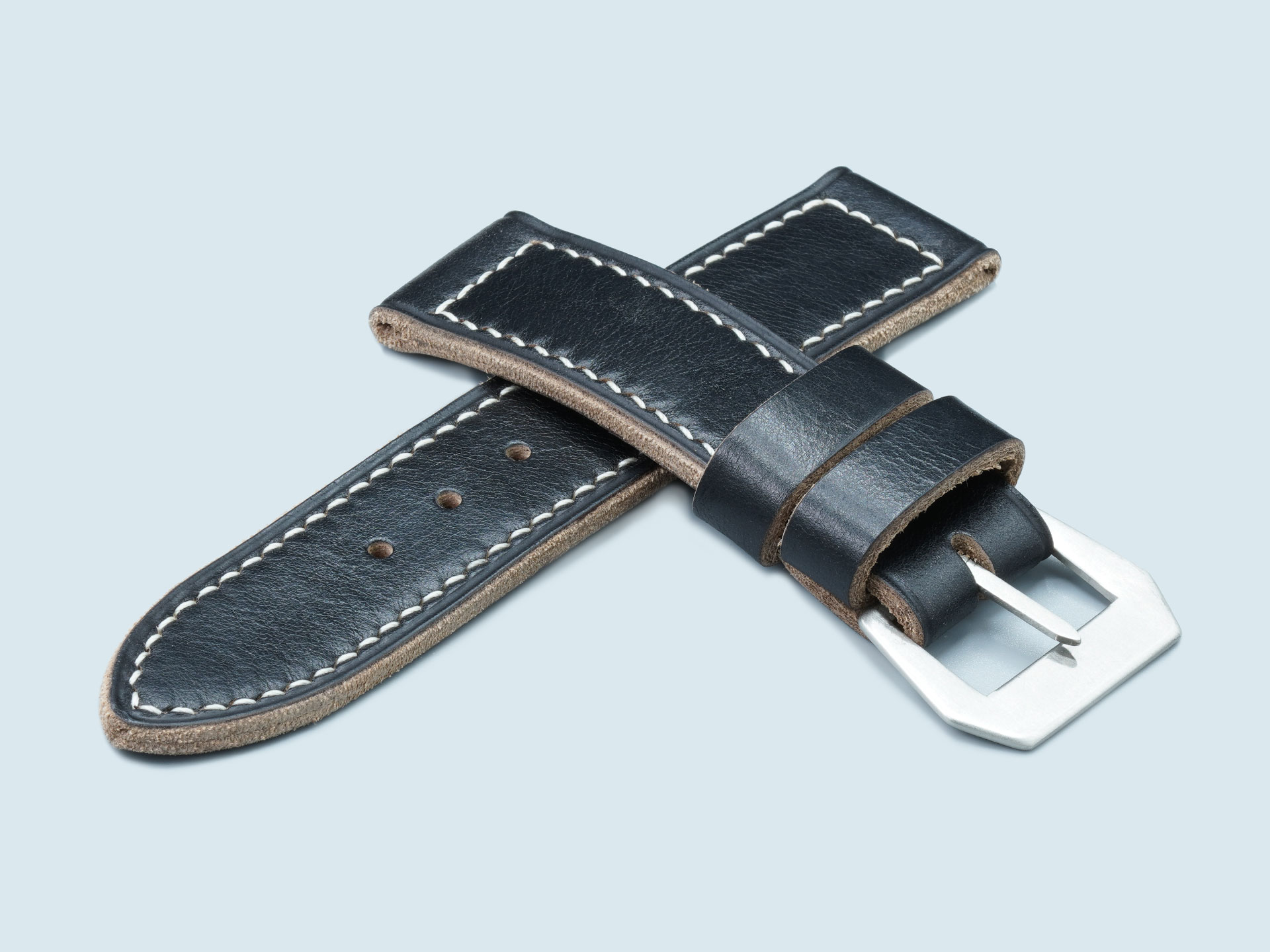 Pre-V style vintage buckle on heavy-duty black leather strap.