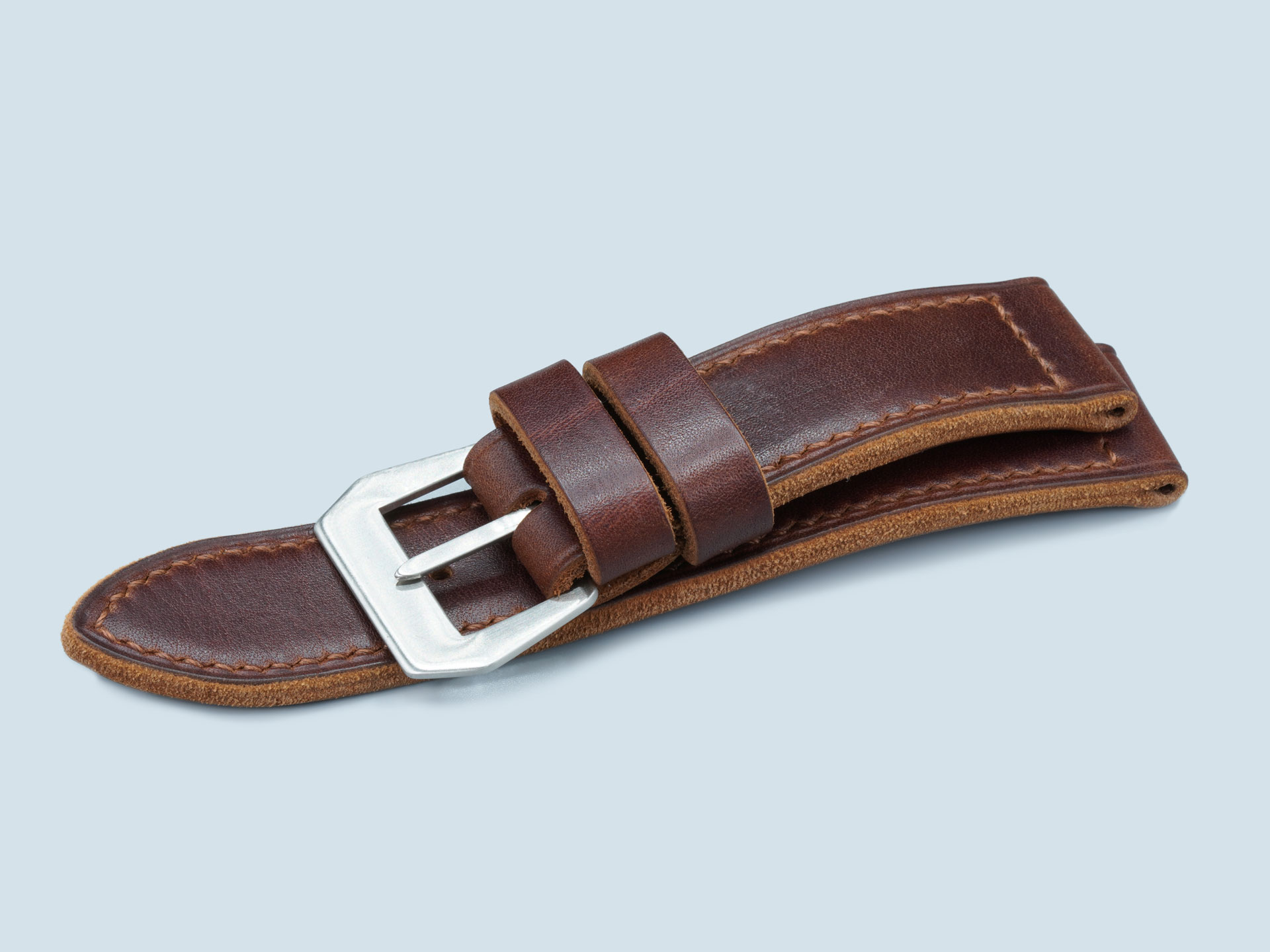 Side profile of 4.5mm thick semi-gloss Panerai strap.