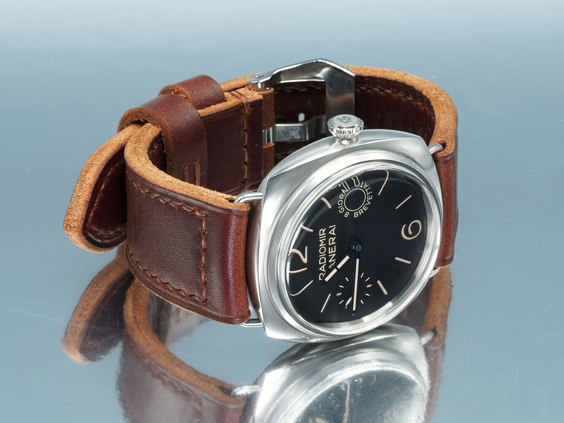 Thick Brown Handmade Leather Radiomir Strap – Lug End Detail