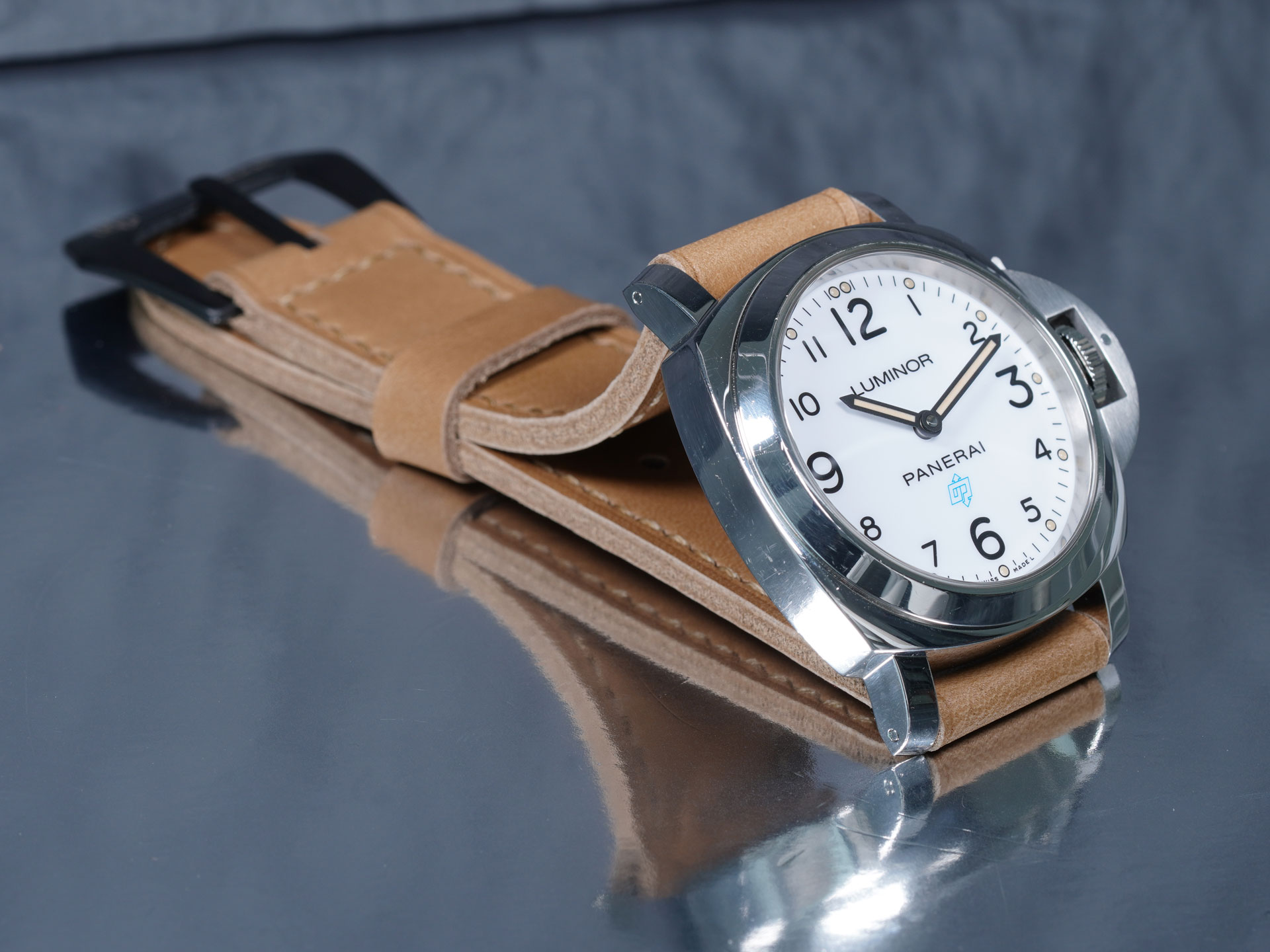 Vintage style Panerai strap in tan, full underside view