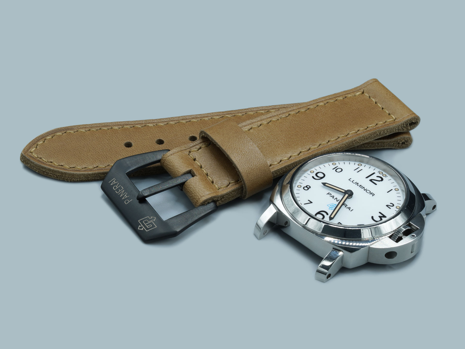 A tan, vintage style leather strap for 44mm Panerai, buckle detail