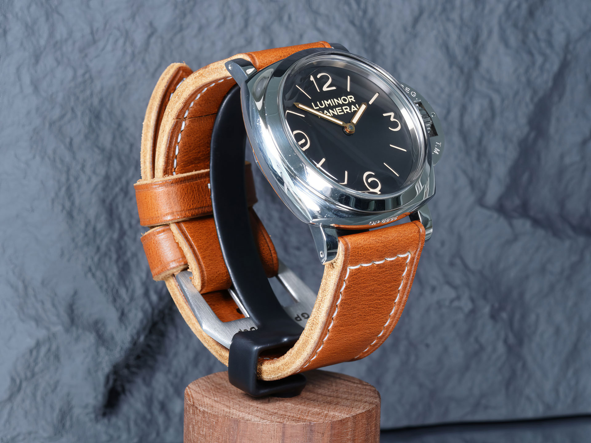 Heavy-duty tan leather watch strap featuring a vintage-style GPF buckle.