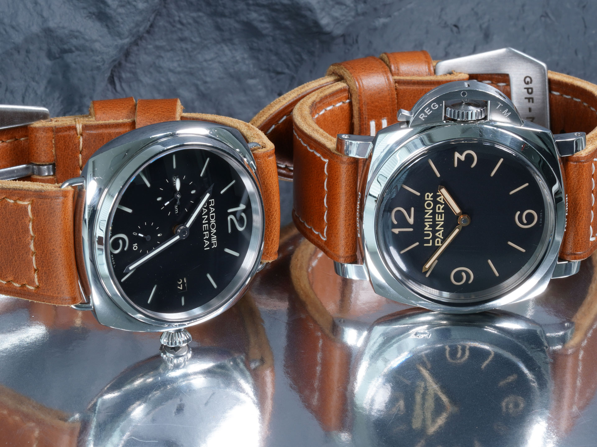 Tan and thick, this classic Radiomir strap features hand-stitched edges and vintage buckle
