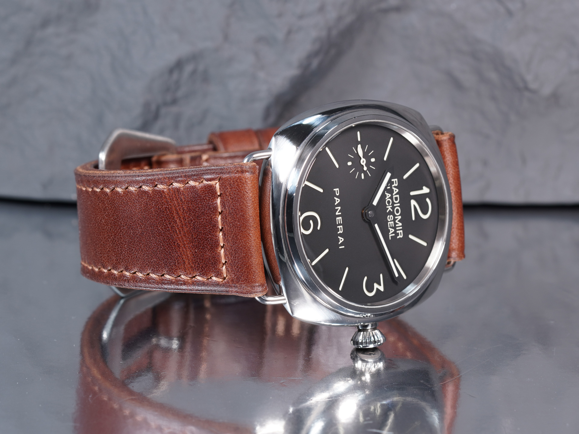Hand-finished dark brown Panerai Radiomir leather strap featuring a classic pre-V style vintage buckle.