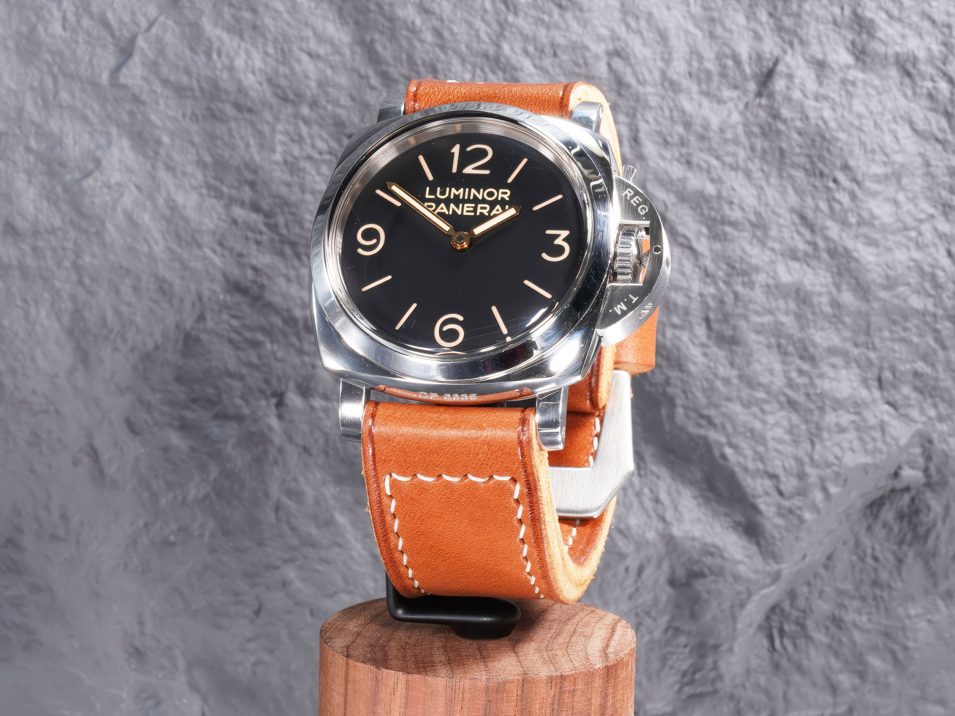 Side profile of the 6.4mm super thick Panerai strap showing soft temper and hand-creased edges.