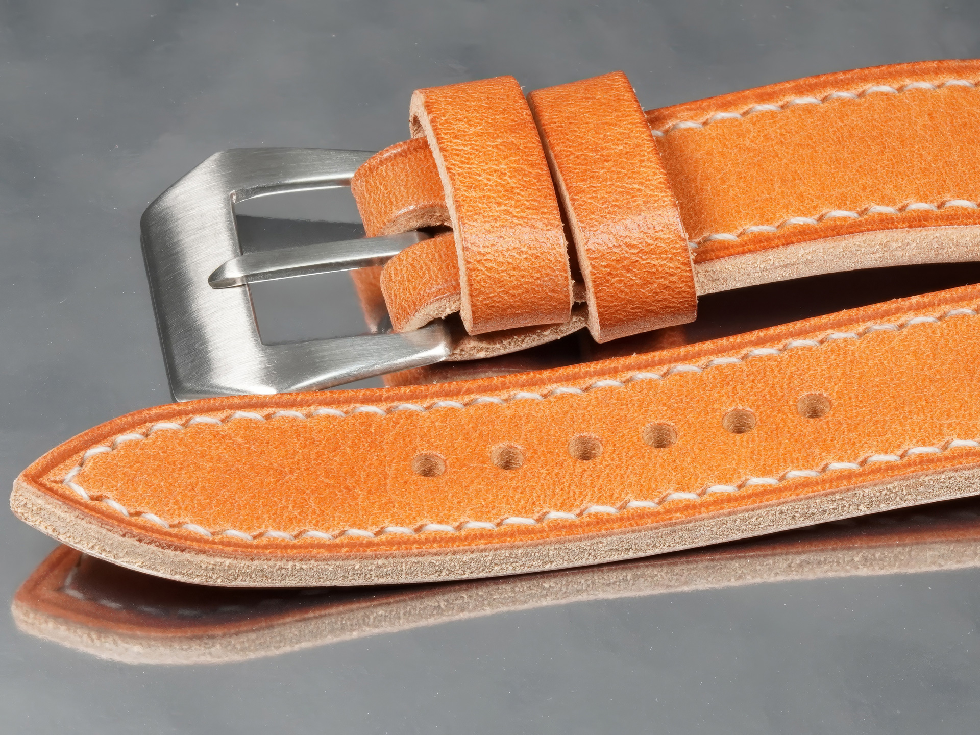 tapered-26mm-to-22mm-tan-panerai-radiomir-leather-strap