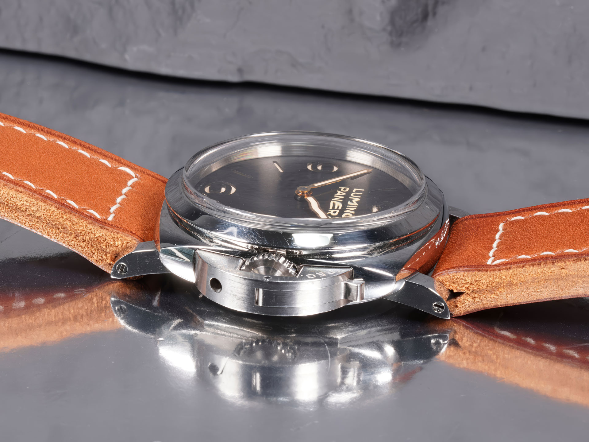 Sewn-in flat GPF buckle construction on a heavy-gauge thick Panerai strap.