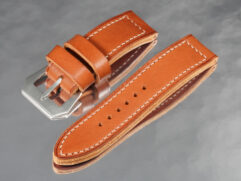 Natural vegetable-tanned hypoallergenic lining on underside of GPF-56 handmade Panerai strap