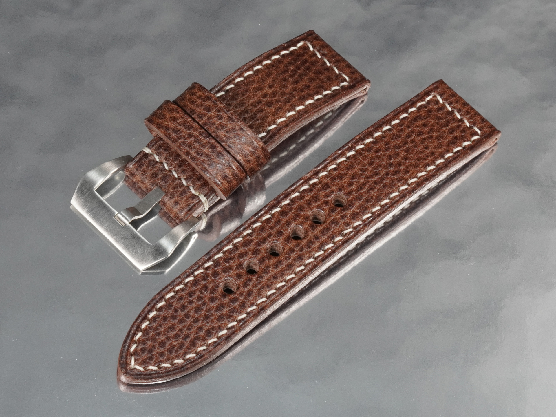 marcello-straps-thick-brown-textured-panerai-strap-47mm-luminor