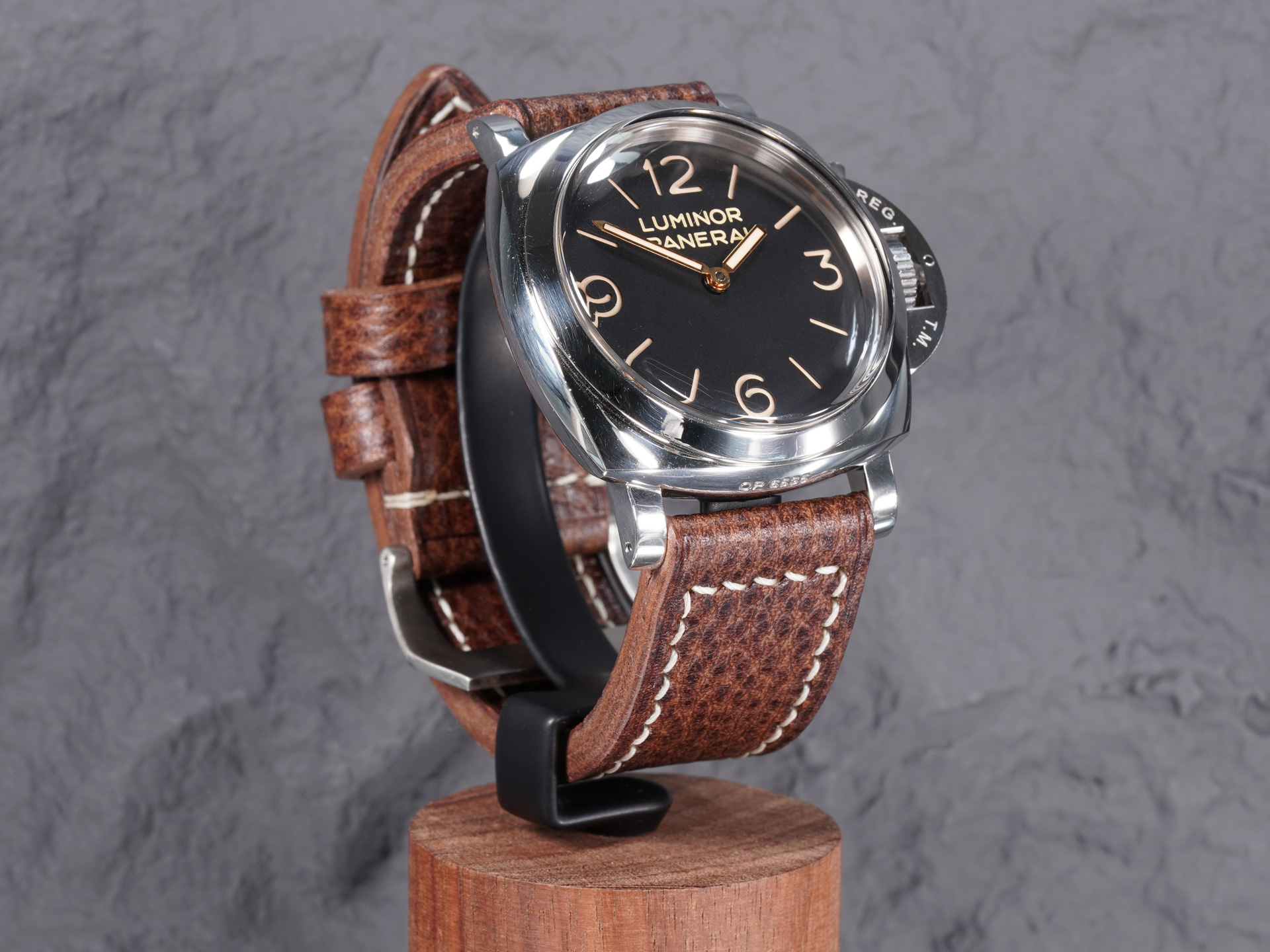 vintage-style-rugged-brown-strap-for-47mm-panerai-pam00127