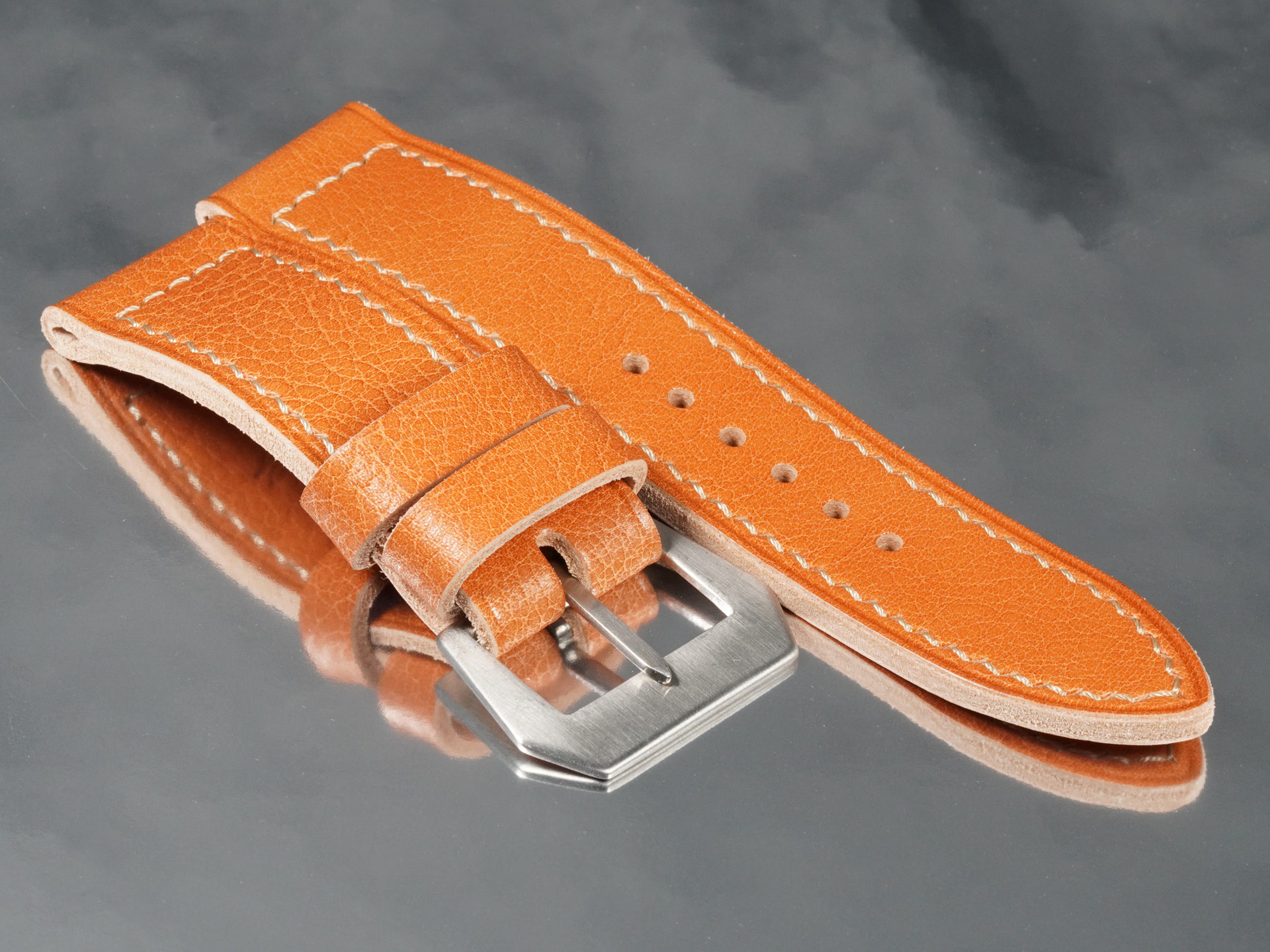 handcrafted-classic-tan-strap-for-47mm-panerai-watches