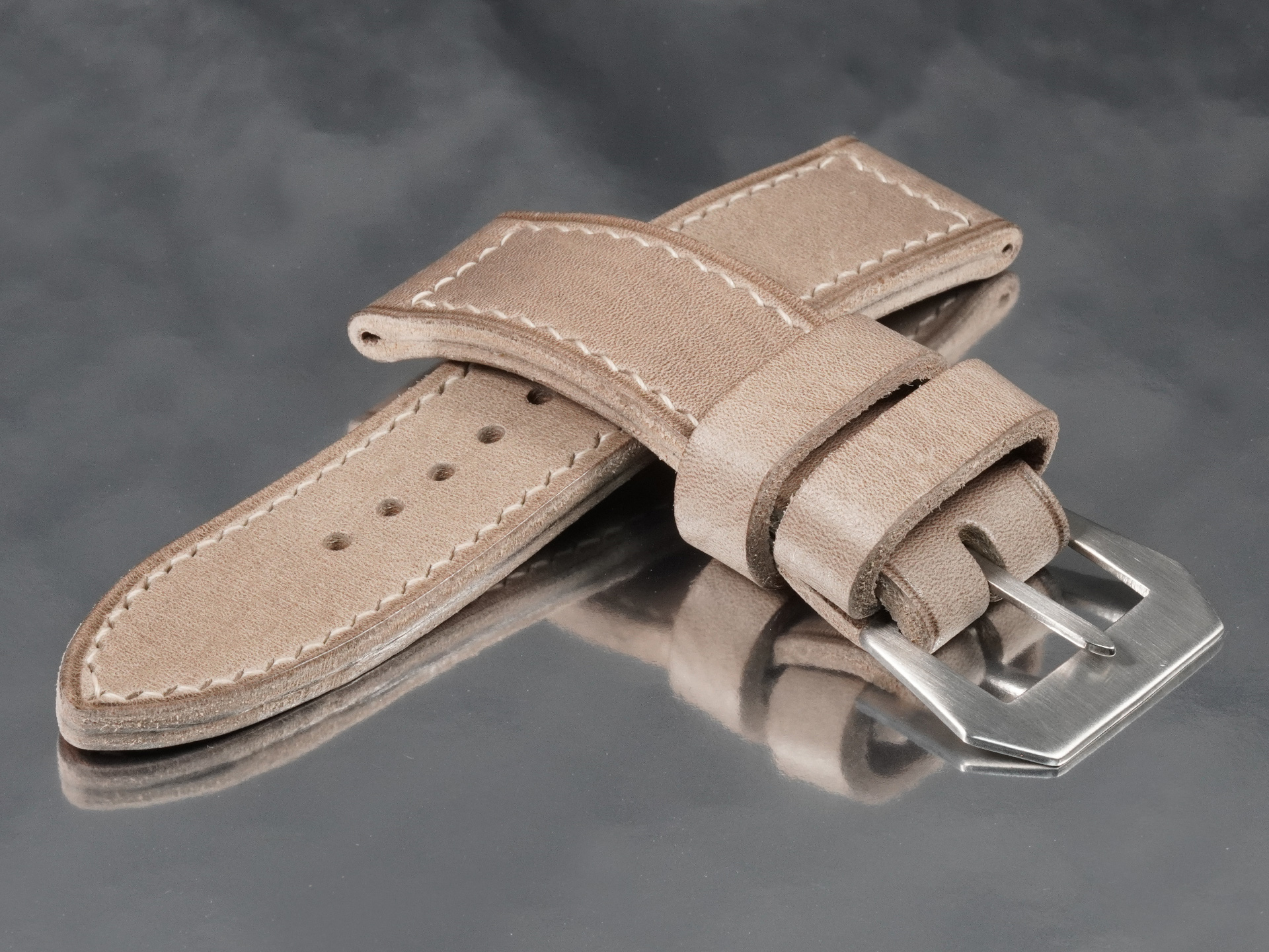 heavy-gauge-grey-leather-panerai-strap-brushed-vintage-flat-buckle