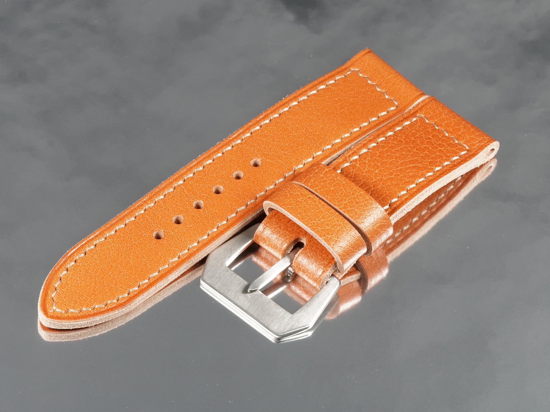 26mm-tan-italian-leather-strap-sewn-in-gpf-buckle