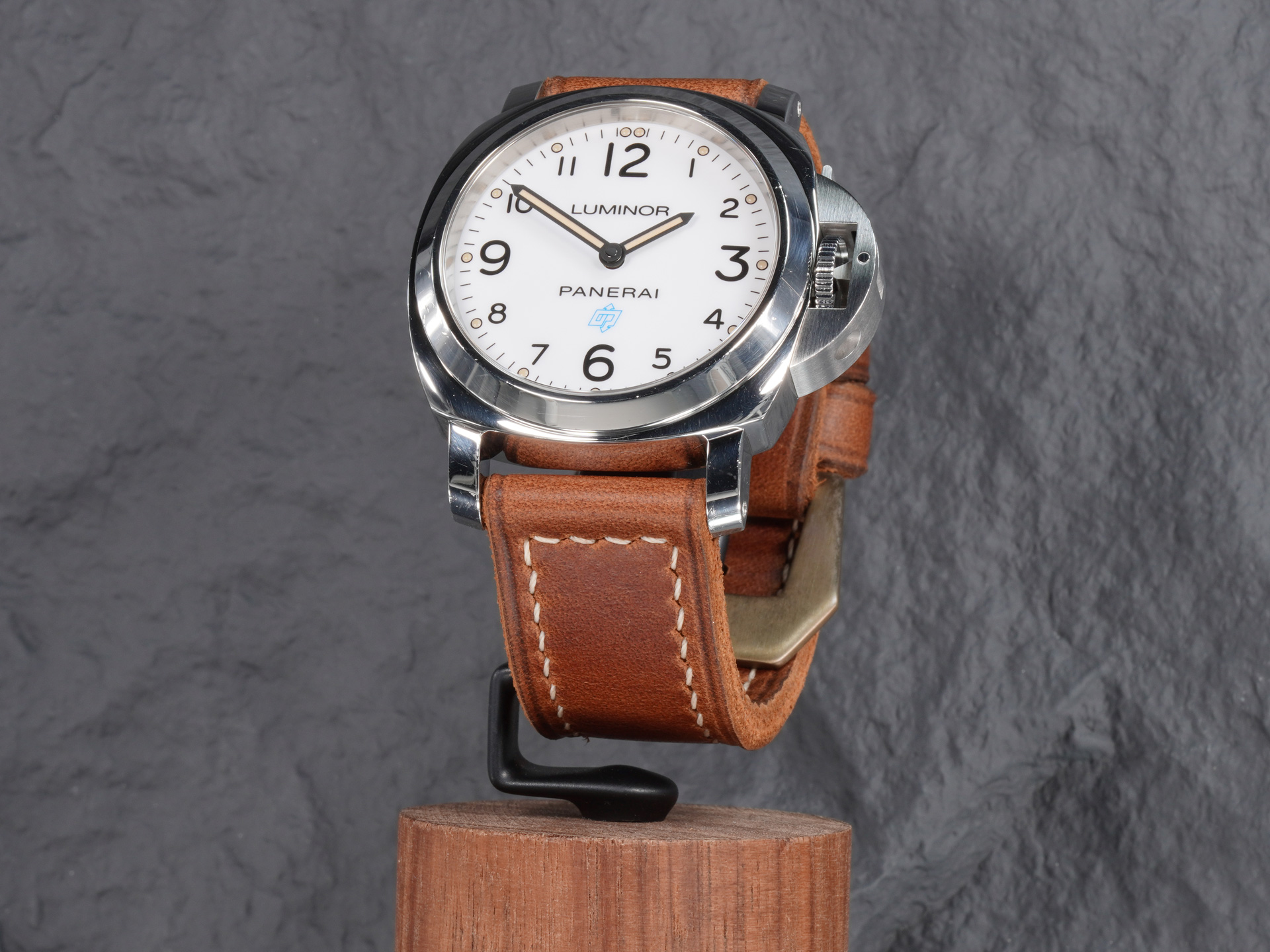 Handcrafted rust brown aged leather watch strap 24mm wide