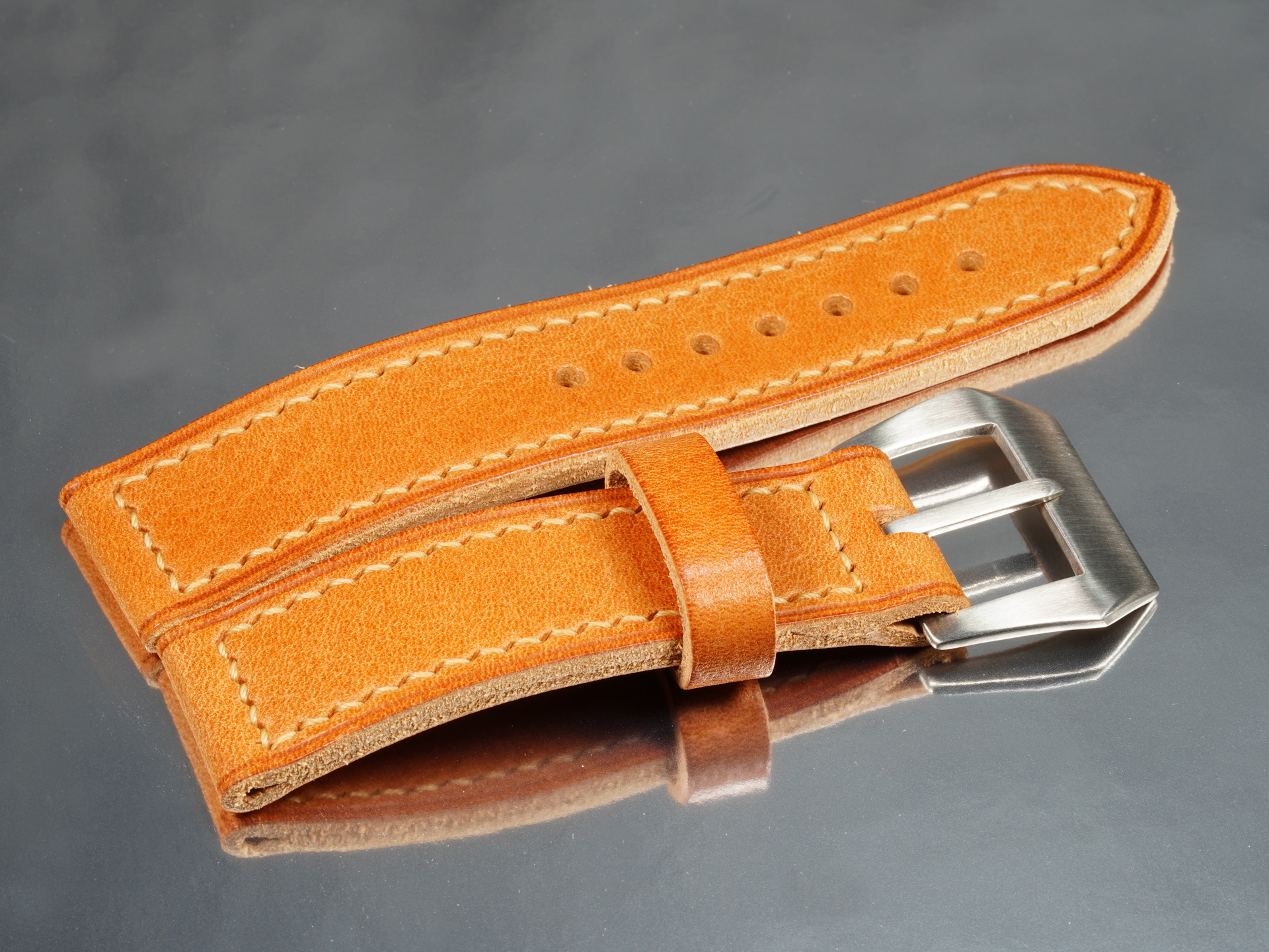 gloss-tan-handcrafted-leather-strap-for-44mm-panerai-luminor-pam00111