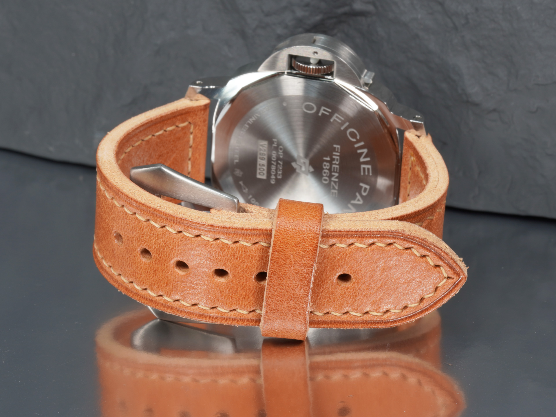 marcello-straps-handcrafted-thick-tan-strap-panerai-luminor-base-44mm