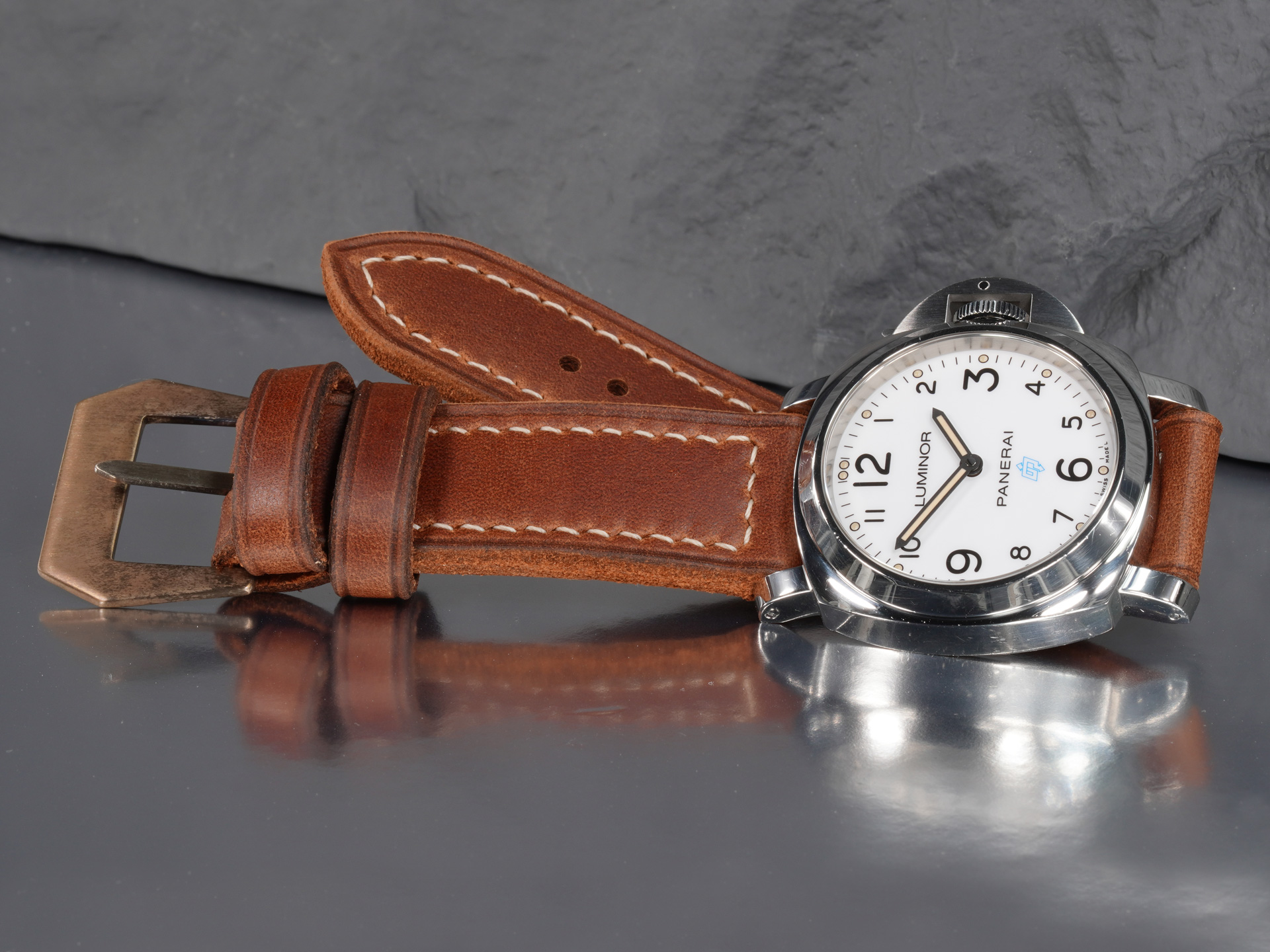 24mm replacement leather strap in rust brown for Panerai Luminor