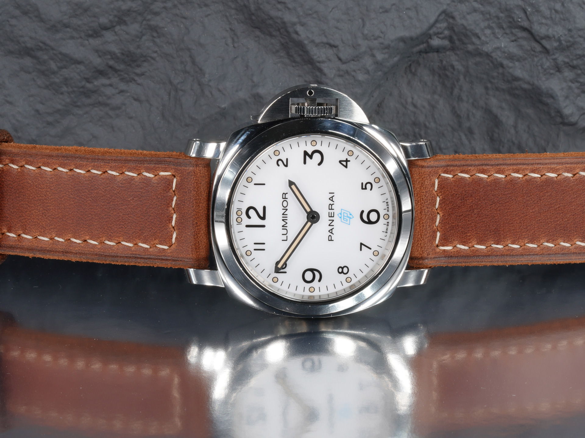 Handcrafted 24mm aged rust brown strap with aged hardware