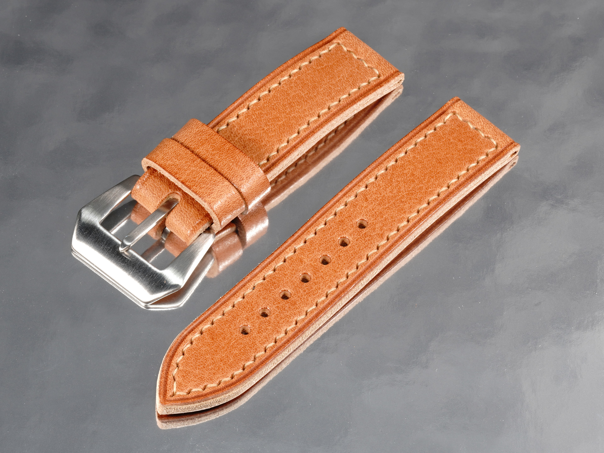 4.3mm thick tan leather strap edge profile for 42mm Panerai Luminor PAM01711 and PAM01714